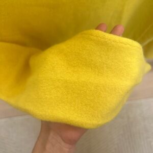 100% Cashmere Vibrant Yellow Sweater Size Small